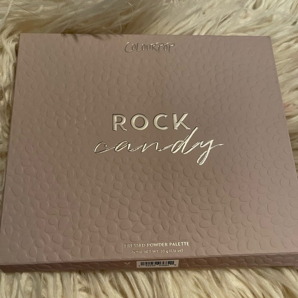 brand new colourpop pallet! - Picture 2 of 4